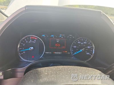 Zdjęcie 9 z 12 samochodu: 2019 FORD F350 SUPER DUTY VIN:1FT8W3BTXKEE79785 - miniatura