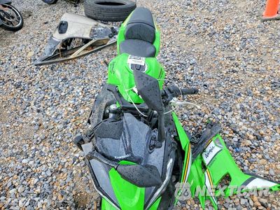 Piąte zdjęcie samochodu w środku: 2025 KAWASAKI EX650 P VIN:ML5EXEP19SDAD7162 - miniatura