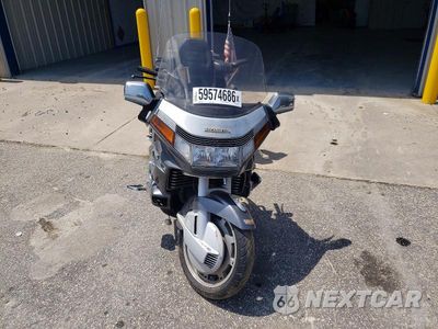 Piąte zdjęcie samochodu w środku: 1988 HONDA GL1500 VIN:1HFSC2208JA007210 - miniatura