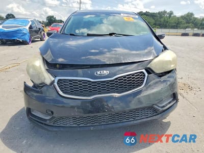 Piąte zdjęcie samochodu w środku: 2014 KIA FORTE LX VIN:KNAFX4A65E5253032 - miniatura