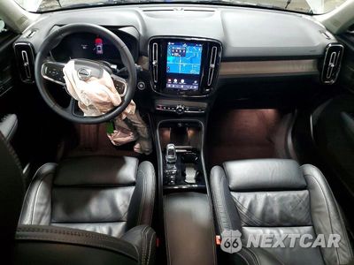Zdjęcie 8 z 12 samochodu: 2023 VOLVO XC40 ULTIMATE VIN:YV4L12UX2P2954693 - miniatura