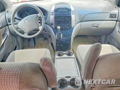 Zdjęcie 8 z 12 samochodu: 2010 TOYOTA SIENNA VIN:5TDKK4CC9AS305950 - miniatura