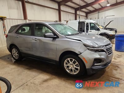 Czwarte zdjęcie samochodu z boku: 2024 CHEVROLET EQUINOX LS VIN:3GNAXHEG5RL129461 - miniatura