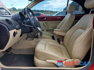 Zdjęcie 7 z 12 samochodu: 2006 VOLKSWAGEN NEW BEETLE CONVERTIBLE OPTION PACKAGE 2 VIN:3VWSF31YX6M323696 - miniatura