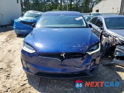Piąte zdjęcie samochodu w środku: 2019 TESLA MODEL X VIN:5YJXCDE28KF151762 - miniatura