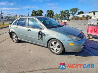 Czwarte zdjęcie samochodu z boku: 2003 FORD FOCUS ZTS VIN:1FAHP38Z13W292462 - miniatura