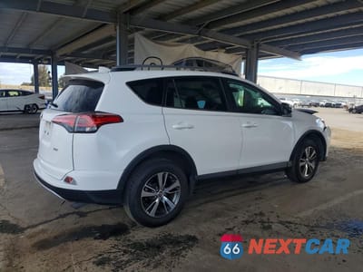 Trzecie zdjęcie samochodu z tyłu: 2018 TOYOTA RAV4 XLE VIN:2T3WFREV5JW412638 - miniatura