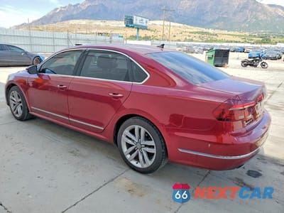 Drugie zdjęcie samochodu z przodu: 2017 VOLKSWAGEN PASSAT SE VIN:1VWGT7A33HC025800 - miniatura