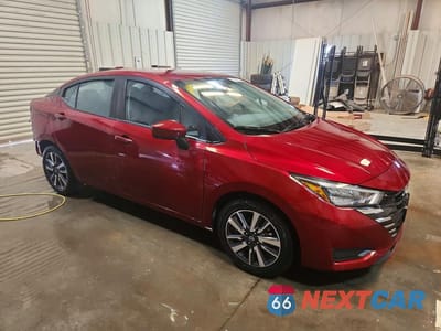 Czwarte zdjęcie samochodu z boku: 2025 NISSAN VERSA SV VIN:3N1CN8EV0SL813378 - miniatura