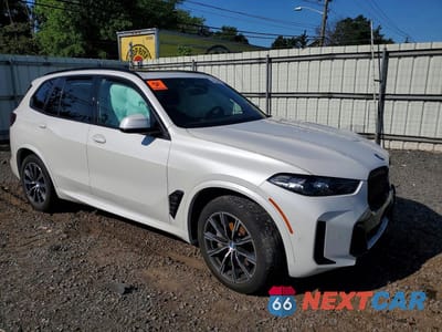 Czwarte zdjęcie samochodu z boku: 2024 BMW X5 XDRIVE50E VIN:5UX43EU05R9V29323 - miniatura