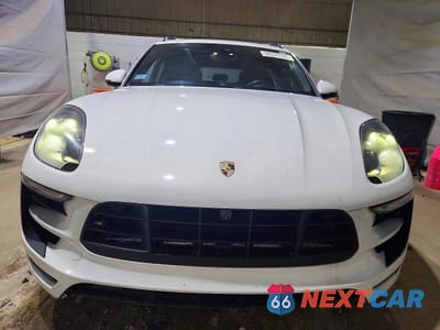 Piąte zdjęcie samochodu w środku: 2017 PORSCHE MACAN GTS VIN:WP1AG2A58HLB53658 - miniatura