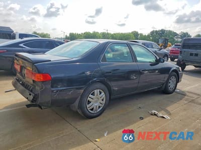 Trzecie zdjęcie samochodu z tyłu: 2001 TOYOTA CAMRY LE VIN:4T1BG22K01U099312 - miniatura