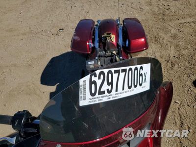 Piąte zdjęcie samochodu w środku: 2014 HARLEY-DAVIDSON FLHXS STREET GLIDE SPECIAL VIN:1HD1KRM38EB623934 - miniatura
