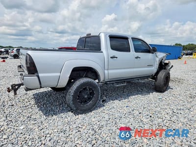 Trzecie zdjęcie samochodu z tyłu: 2005 TOYOTA TACOMA DOUBLE CAB PRERUNNER VIN:3TMJU62N25M001711 - miniatura
