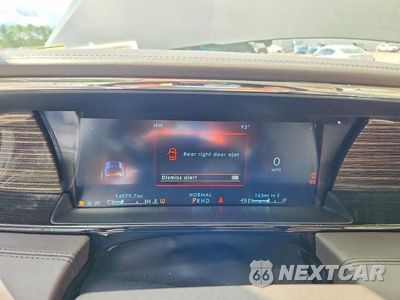 Zdjęcie 9 z 14 samochodu: 2023 LINCOLN NAVIGATOR BLACK LABEL VIN:5LMJJ2TG0PEL16008 - miniatura