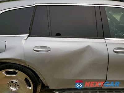 Zdjęcie 11 z 13 samochodu: 2026 MERCEDES-BENZ GLS 63 AMG 4MATIC VIN:4JGFF8KE8TB629039 - miniatura