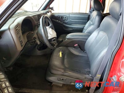 Zdjęcie 7 z 14 samochodu: 1999 CHEVROLET BLAZER VIN:1GNCS13W9X2123329 - miniatura