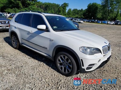 Czwarte zdjęcie samochodu z boku: 2013 BMW X5 XDRIVE35I VIN:5UXZV4C56D0G57156 - miniatura