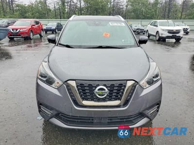 Piąte zdjęcie samochodu w środku: 2020 NISSAN KICKS SR VIN:3N1CP5DV4LL541543 - miniatura