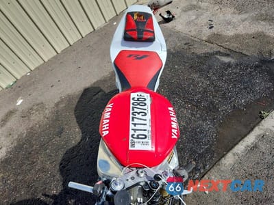 Piąte zdjęcie samochodu w środku: 1999 YAMAHA YZFR1 VIN:JYARN02E8XA001642 - miniatura