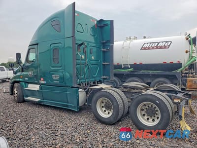 Drugie zdjęcie samochodu z przodu: 2017 FREIGHTLINER CASCADIA 125 SEMI TRUCK VIN:3AKJGLDR9HSHP0976 - miniatura