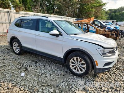 Czwarte zdjęcie samochodu z boku: 2018 VOLKSWAGEN TIGUAN SE VIN:3VV2B7AX8JM161266 - miniatura