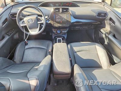 Zdjęcie 8 z 13 samochodu: 2017 TOYOTA PRIUS FOUR TOURING VIN:JTDKARFU4H3529305 - miniatura