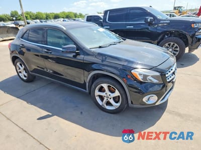 Czwarte zdjęcie samochodu z boku: 2019 MERCEDES-BENZ GLA 250 VIN:WDCTG4EB7KU005664 - miniatura