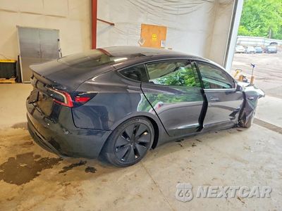 Trzecie zdjęcie samochodu z tyłu: 2026 TESLA MODEL 3 VIN:5YJ3E1EA7TF185711 - miniatura