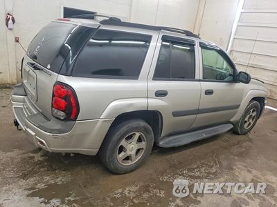 Trzecie zdjęcie samochodu z tyłu: 2005 CHEVROLET TRAILBLAZER LS VIN:1GNDT13S952142071 - miniatura