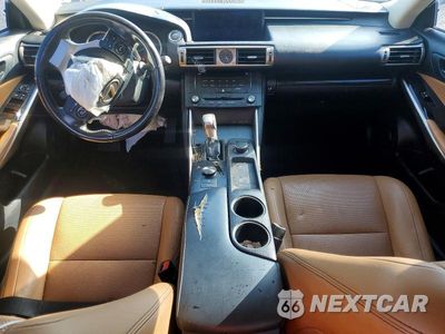Zdjęcie 8 z 12 samochodu: 2016 LEXUS IS 200T VIN:JTHBA1D29G5015521 - miniatura