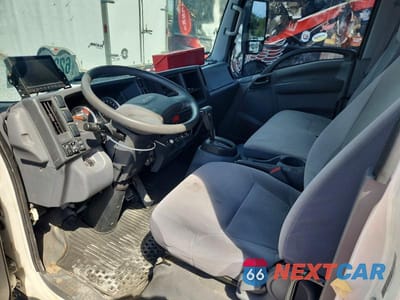 Zdjęcie 8 z 14 samochodu: 2021 CHEVROLET 4500XD BOX TRUCK VIN:JALCDW160M7K00332 - miniatura
