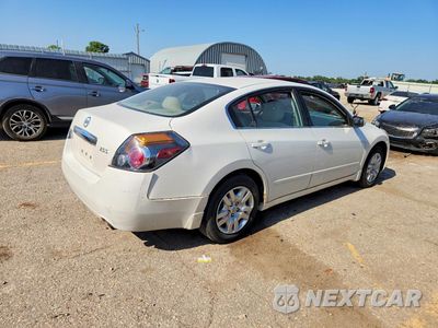 Trzecie zdjęcie samochodu z tyłu: 2012 NISSAN ALTIMA 2.5 VIN:1N4AL2AP6CN408163 - miniatura