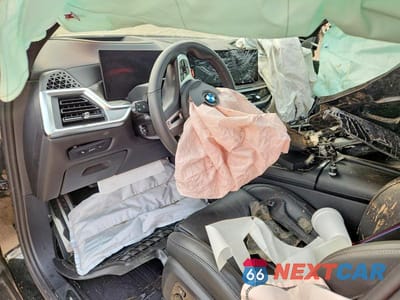 Zdjęcie 8 z 12 samochodu: 2026 BMW X5 M COMPETITION VIN:5YM13ET09T9111111 - miniatura