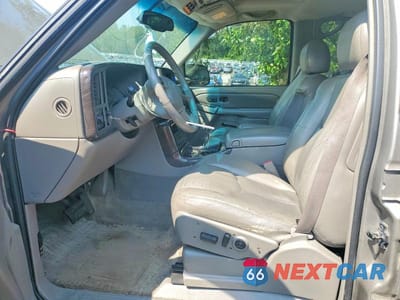 Zdjęcie 7 z 12 samochodu: 2003 GMC YUKON DENALI VIN:1GKEK63U73J170358 - miniatura
