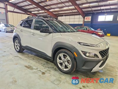Czwarte zdjęcie samochodu z boku: 2022 HYUNDAI KONA SEL VIN:KM8K6CAB2NU762377 - miniatura