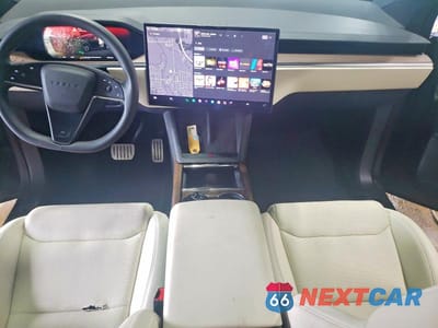 Zdjęcie 8 z 13 samochodu: 2023 TESLA MODEL X VIN:7SAXCDE53PF429536 - miniatura