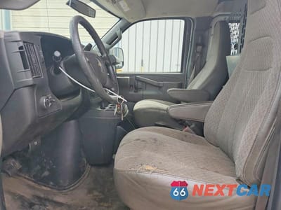 Zdjęcie 7 z 12 samochodu: 2017 CHEVROLET EXPRESS G2500 VIN:1GCWGAFFXH1189821 - miniatura