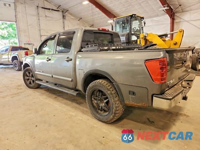 Drugie zdjęcie samochodu z przodu: 2015 NISSAN TITAN SV VIN:1N6AA0ECXFN506285 - miniatura