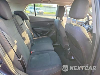 Zdjęcie 10 z 12 samochodu: 2018 CHEVROLET TRAX LS VIN:3GNCJNSB5JL299339 - miniatura