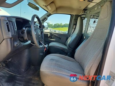 Zdjęcie 7 z 13 samochodu: 2017 GMC SAVANA G2500 VIN:1GTW7AFF4H1909520 - miniatura