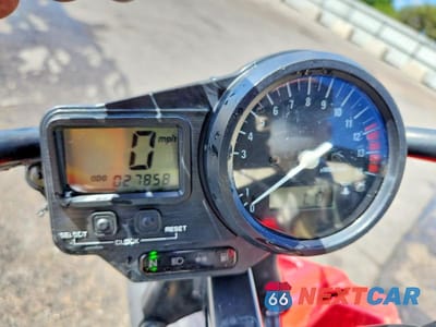 Zdjęcie 7 z 10 samochodu: 1999 YAMAHA YZFR1 VIN:JYARN02E8XA001642 - miniatura