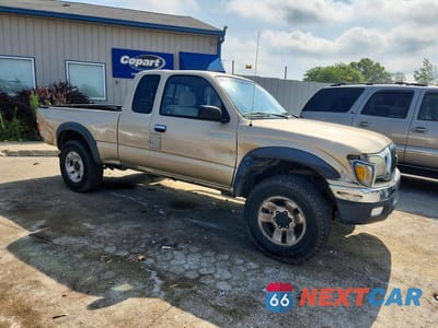 Czwarte zdjęcie samochodu z boku: 2002 TOYOTA TACOMA XTRACAB VIN:5TEWM72N62Z131999 - miniatura