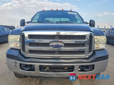 Piąte zdjęcie samochodu w środku: 2005 FORD F250 SUPER DUTY VIN:1FTSW21595EA70720 - miniatura