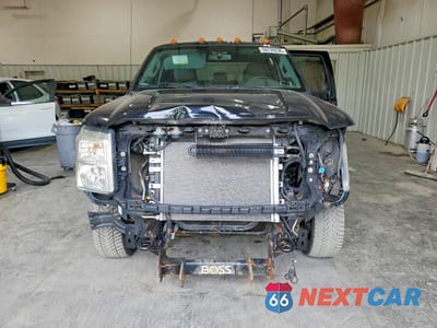 Piąte zdjęcie samochodu w środku: 2016 FORD F350 SUPER DUTY VIN:1FT8W3B65GEB57847 - miniatura