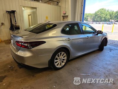 Trzecie zdjęcie samochodu z tyłu: 2023 TOYOTA CAMRY LE VIN:4T1V11AK7PU734651 - miniatura
