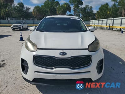Piąte zdjęcie samochodu w środku: 2017 KIA SPORTAGE LX VIN:KNDPM3ACXH7214042 - miniatura