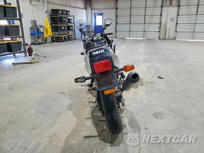Czwarte zdjęcie samochodu z boku: 1989 YAMAHA FZR600 VIN:JYA3HHE0XKA004272 - miniatura