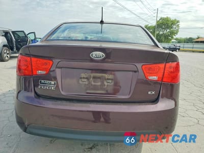 Zdjęcie 6 z 12 samochodu: 2011 KIA FORTE EX VIN:KNAFU4A22B5376580 - miniatura