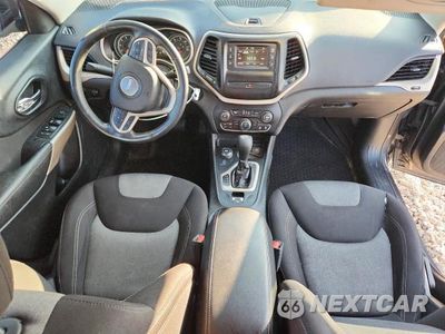 Zdjęcie 8 z 13 samochodu: 2018 JEEP CHEROKEE LATITUDE VIN:1C4PJMCX2JD501641 - miniatura